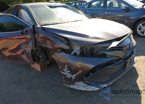 2018 Toyota Camry Le из США, поврежденный, VIN 4T1B11HK5JU569675